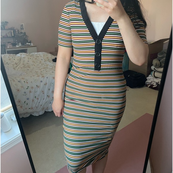 Zara V neck Mid body con dress- BNWT - Picture 2 of 4